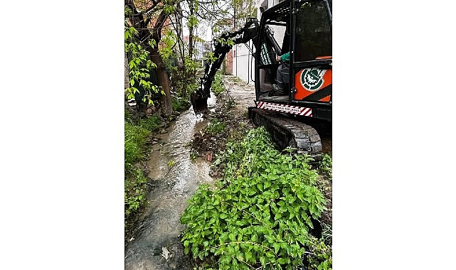 cerrahta 5 kmlik sulama kanali temizlendi