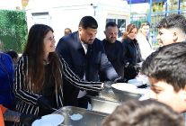 cesme belediyesinden okullara sosyal alan destegi