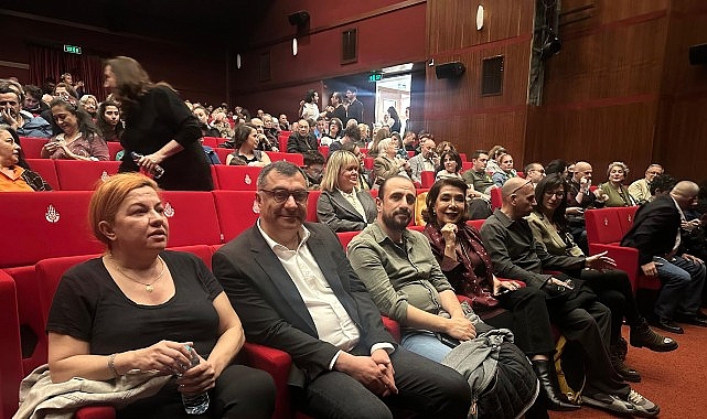 cocuk egitim birimi mezunlari kendi yazdiklari oyunla sahneye cikti