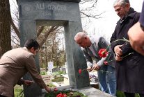 efsane baskan ali dincer mezari basinda anildi