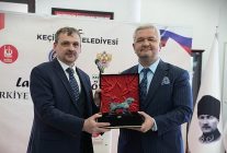 estergon turk kultur merkezinde cumhuriyetin dogusu resim sergisi acildi