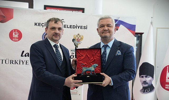 estergon turk kultur merkezinde cumhuriyetin dogusu resim sergisi acildi