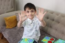 evde egitim goren ozel cocuklara 23 nisan surprizi