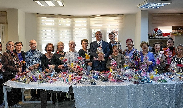 gaziemirin cinarlarindan fidanlara 23 nisan armagani