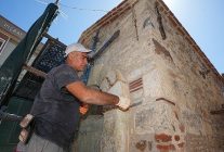 gaziemirin tarihi cift cesmesi aslina uygun sekilde yenileniyor