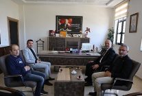 geyve belediye baskani selcuk yildizdan okullara moral ziyareti ogretmenlere gul ogrencilere basari dilegi