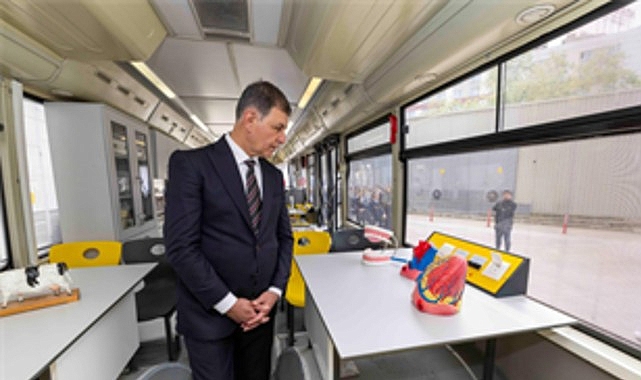 gezici bilim otobusu yola cikti