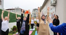 gulsah durbay kadin danisma merkezinde yoga heyecani