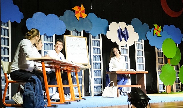 halkbank cocuk tiyatrosu turkiyeyi dolasmayi surduruyor