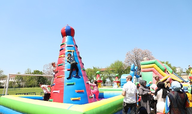 inegolde 23 nisan coskusu hafta sonu da devam etti