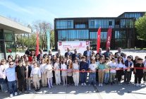 inegolun kucuk sanatcilarinin eserleri 23 nisan ozel sergisinde gorucuye cikti