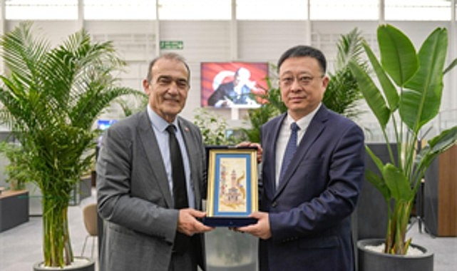 izmir buyuksehir belediyesi qingdao belediyesini konuk etti