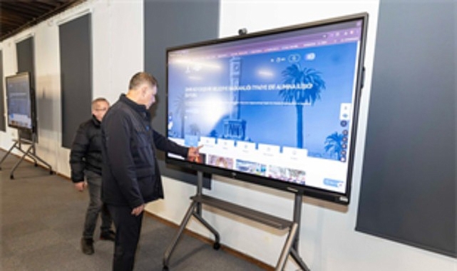 izmir dijitalde vites yukseltti