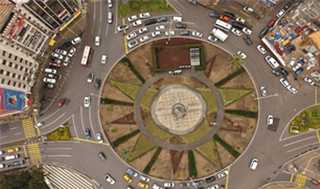 izmirin kalbi cicek acti