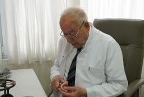 iznikte gecen 61 yillik hekimligin hikayesi