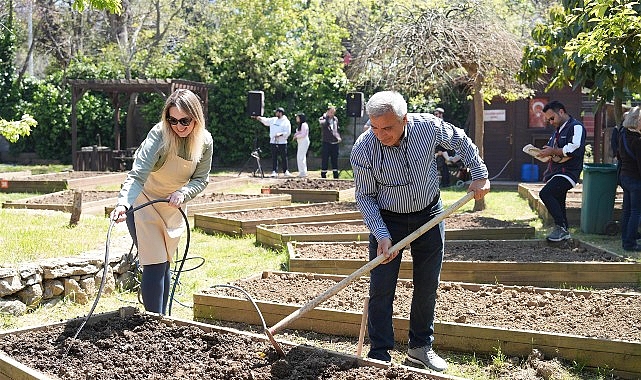 kadikoy bostanlarinda yaz donemi basladi