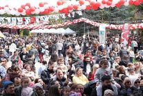 kadikoyde parklar cocuklarla senlendi