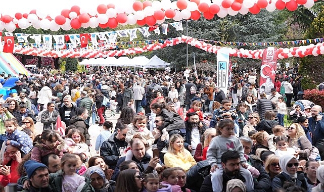 kadikoyde parklar cocuklarla senlendi
