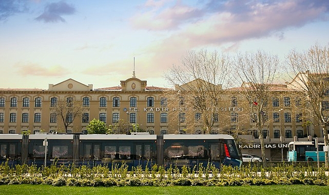 kadir has universitesinde sinema ve metot odaginda 25 yillik tfayy bulusmasi