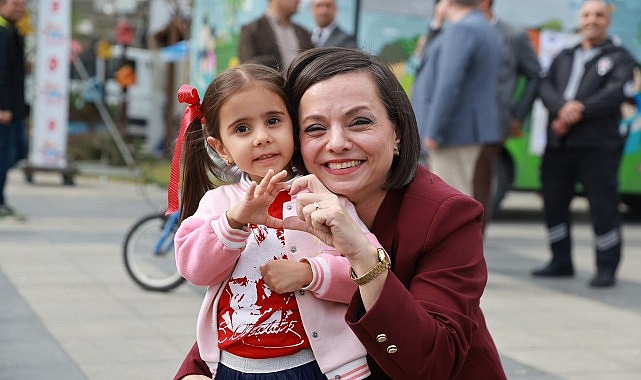 karabaglar da cocuklar bayramlarini doyasiya yasadi