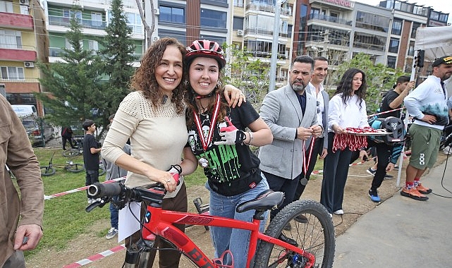 karsiyakada heyecan dolu pump track yarisi