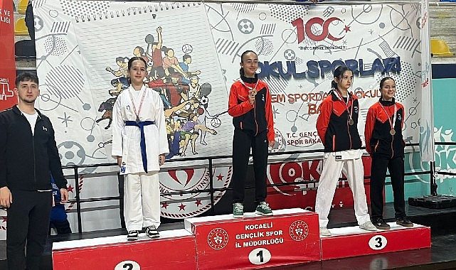 kartepenin karateci yildizlarindan madalya yagmuru