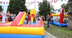 kemer belediyesinden cocuklara 23 nisan festivali