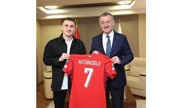 kerem akturkoglundan baskan buyukakina milli forma