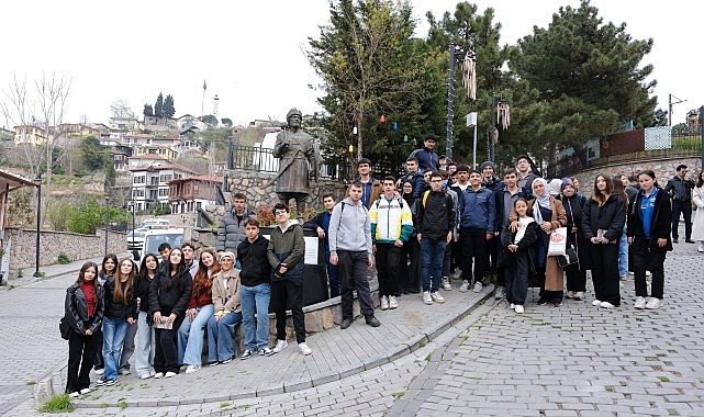kitaplarin izinde kocaeliyi adim adim kesfettiler