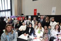 ko mekten izmitte buyuleyen yil sonu sergisi