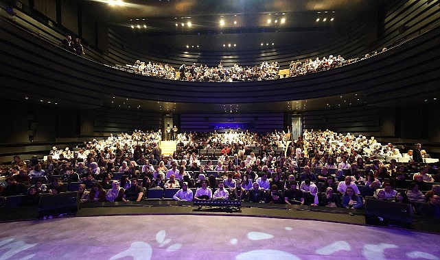 konya sehir tiyatrosu kafesten bir kus uctu adli tiyatro oyununu ilk kez sahneledi