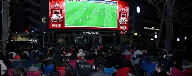 konyalilar milli coskuyu dev ekrandan takip etti