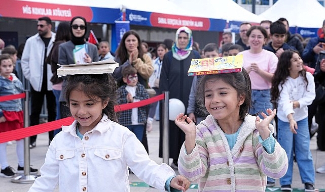 kosa kosa geldiler doyasiya eglendiler