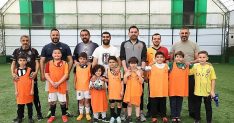 kucukcekmecede renkli mac babalar ve ogullari futbol heyecani yasadi