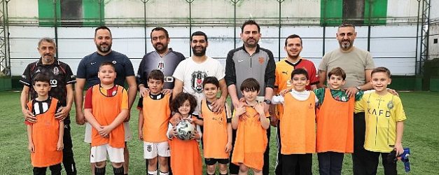 kucukcekmecede renkli mac babalar ve ogullari futbol heyecani yasadi