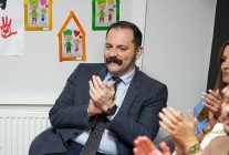 maltepe belediyesinin kreslerinde 23 nisan coskusu