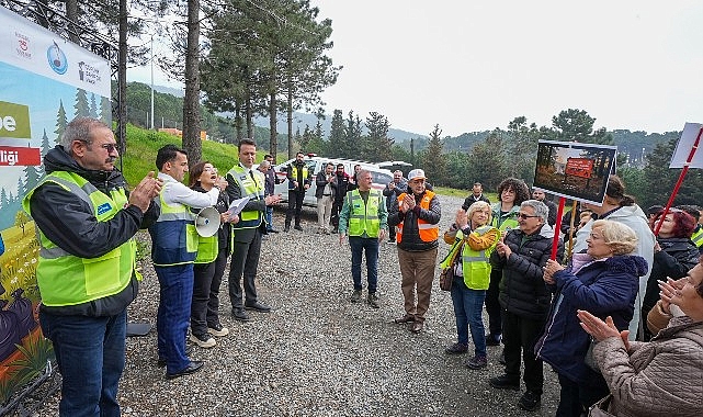 maltepede belediye gonullu is birligiyle ormanlik alan coplerden arindirildi