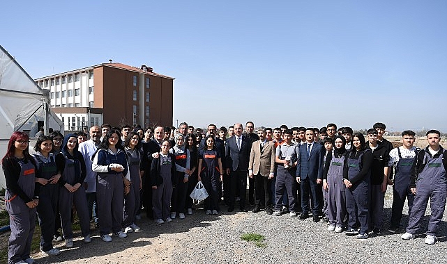 milletvekili baykan ve baskan altay lise ogrencileriyle bulustu