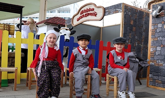 milli irade meydani cocuklarla dolup tasti