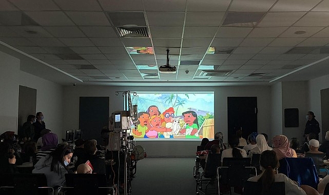 minik kalpler gulumsedi disney 23 nisanda koc universitesi hastanesinde tedavi goren cocuklara nese dolu anlar yasatti