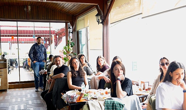 niluferin sultanlari golyazida bulustu