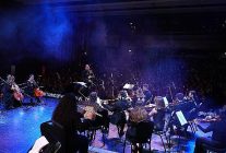 oda orkestrasi yine kulaklarin pasini silecek