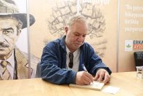 osmangazi belediyesi sevilen yazarlari okurlariyla bulusturuyor