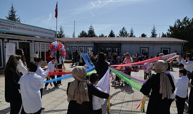 otizm farkindalik ayina renkli etkinlik