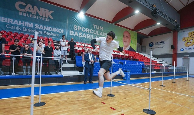 pomem adaylari canike kostu genclerin duragi canik ucretsiz akademiye hazirlik kurslari oldu