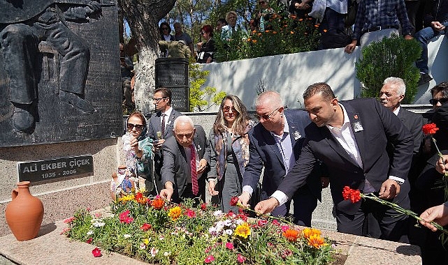 sanatci ali ekber cicek edremitte anildi