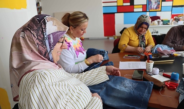 sashiko atolyesiyle urunlerini yenilemeyi ogrendiler