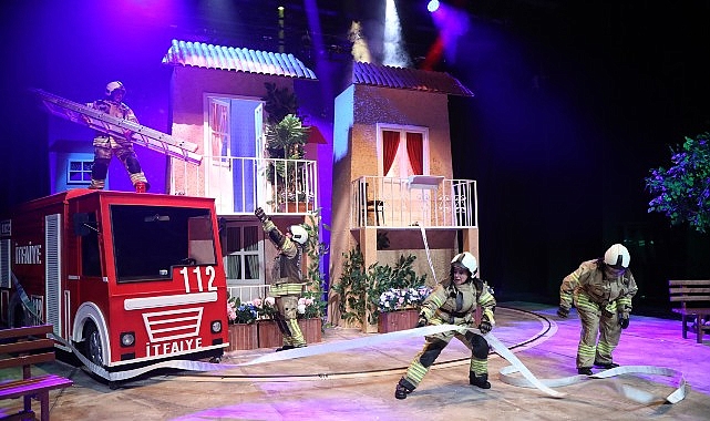 sehir tiyatrolari kahraman itfaiyecilerin hikayesini itfaiyecinin sirri oyunuyla anlatiyor