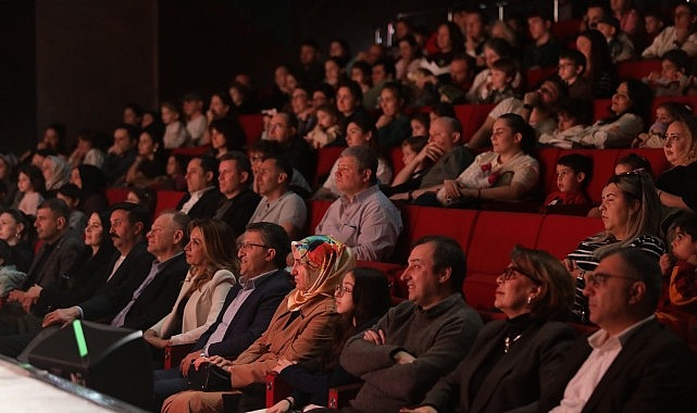 sehir tiyatrolarindan minik sanatseverlere yeni oyun itfaiyecinin sirri seyirciyle bulustu