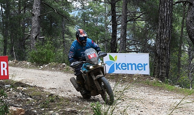 sky adventure motosiklet yarislari kemerde basladi